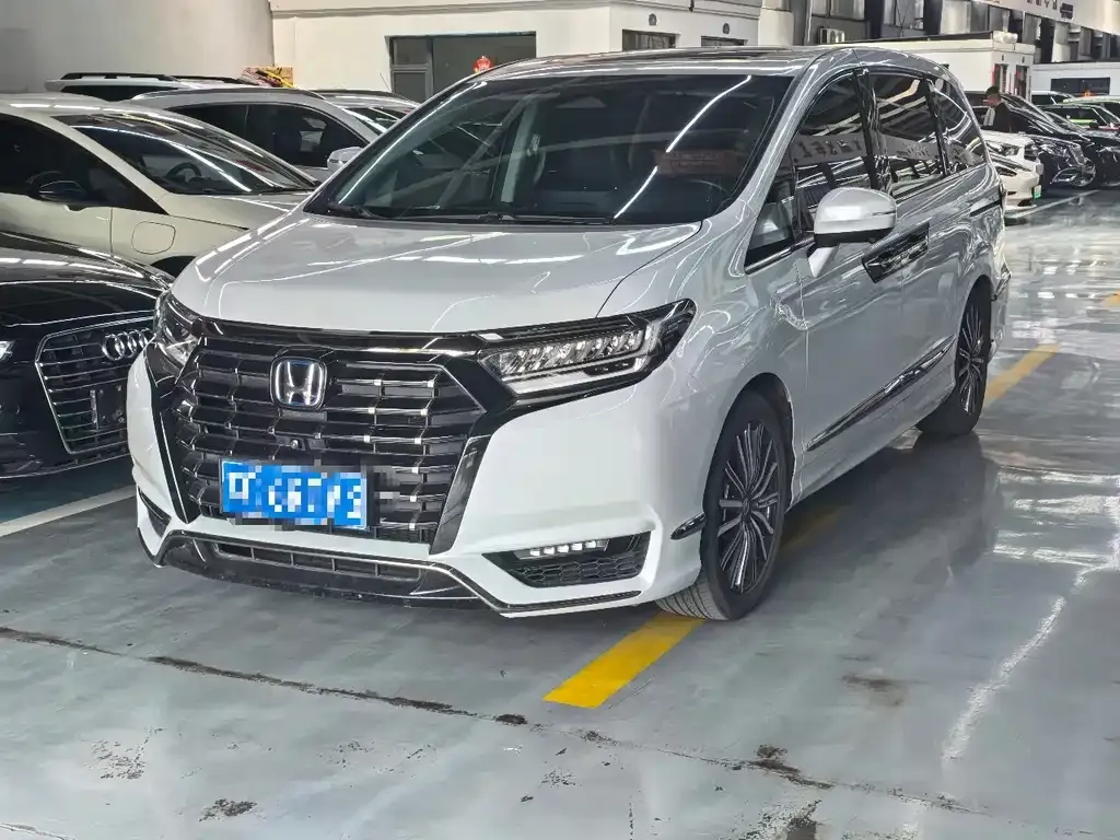 Honda Elysion 2024 из CN, фото 7