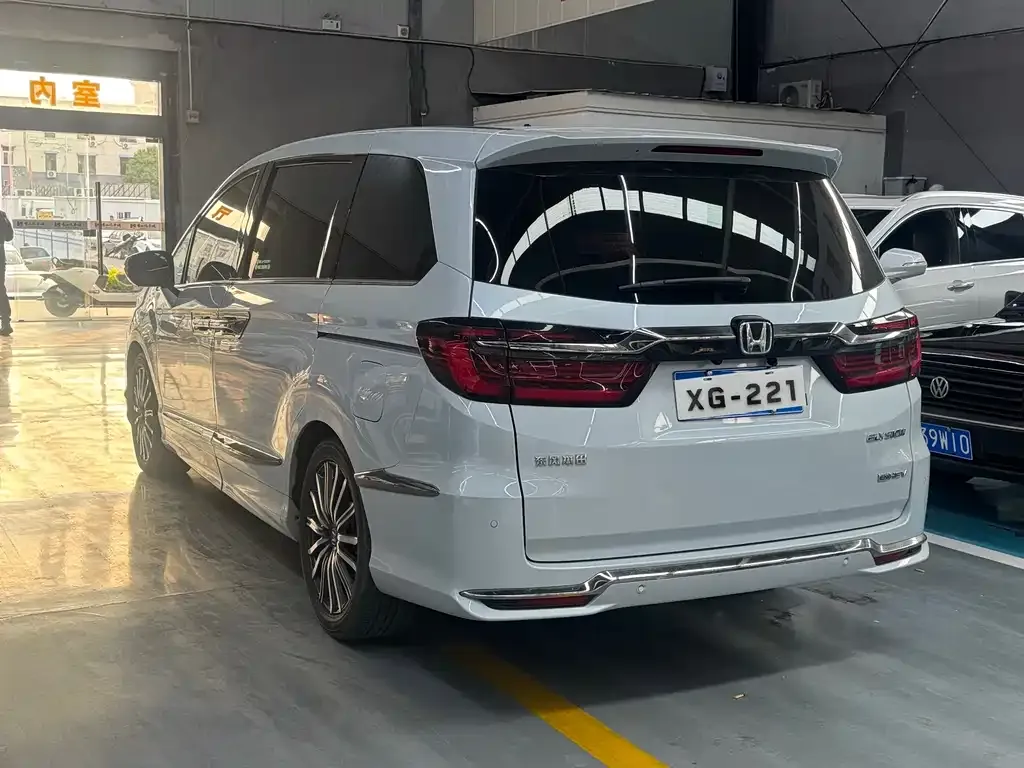Honda Elysion 2024 из CN, фото 9