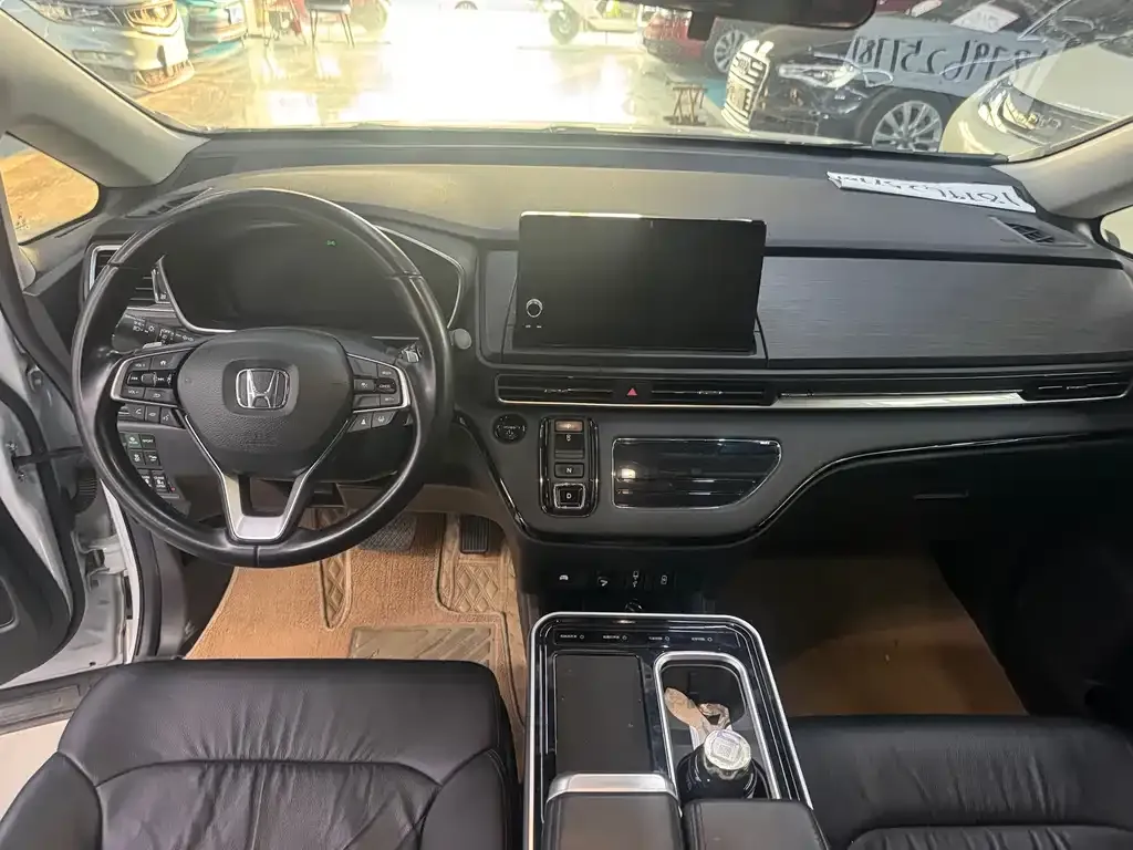 Honda Elysion 2024 из CN, фото 4