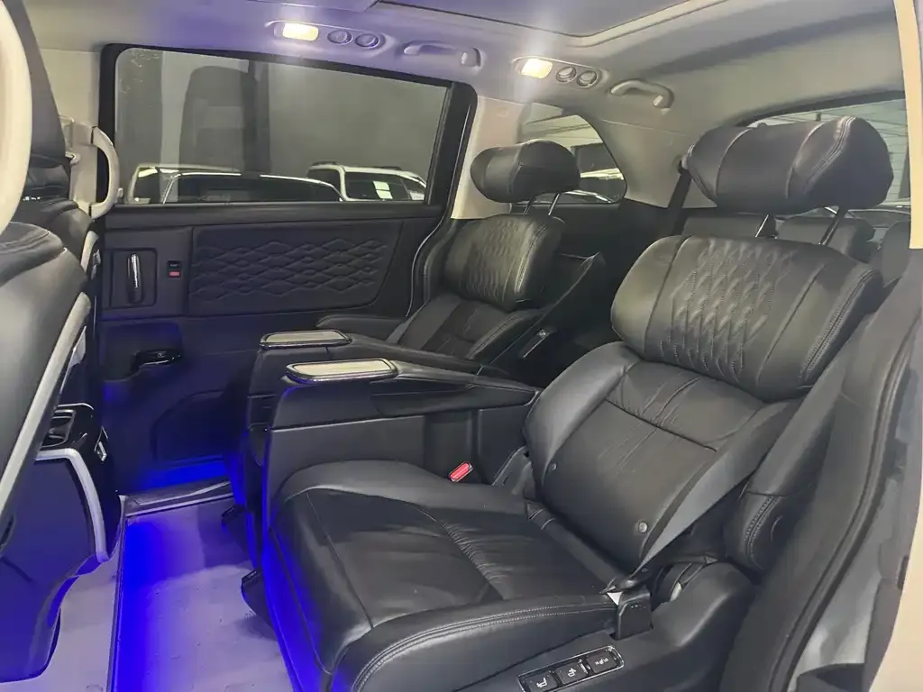 Honda Elysion 2024 из CN, фото 2