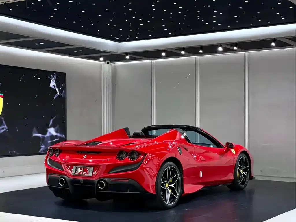 Ferrari F8 — фото 6
