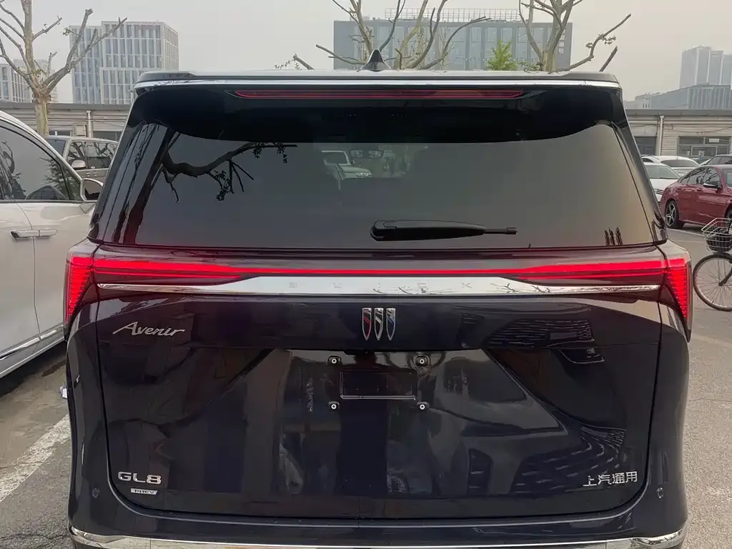 Buick GL8 Hybrid — фото 3