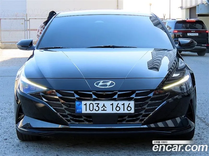 Hyundai AVANTE — фото 1