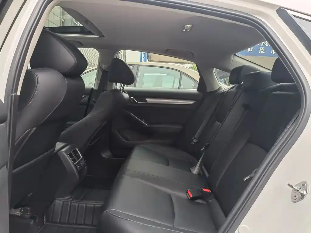 Honda Accord — фото 2