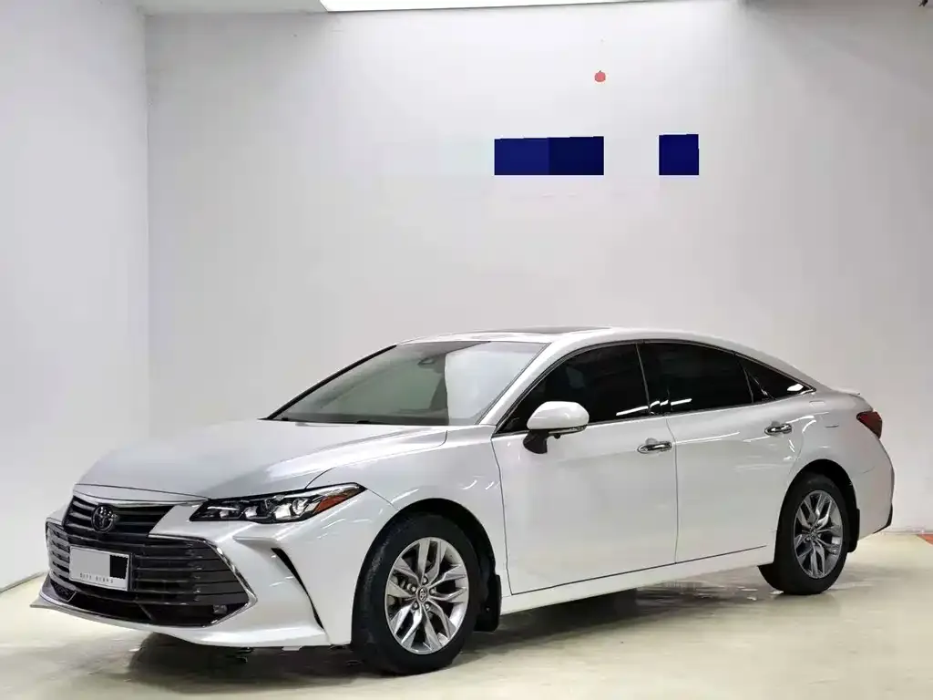 Toyota Avalon — фото 1