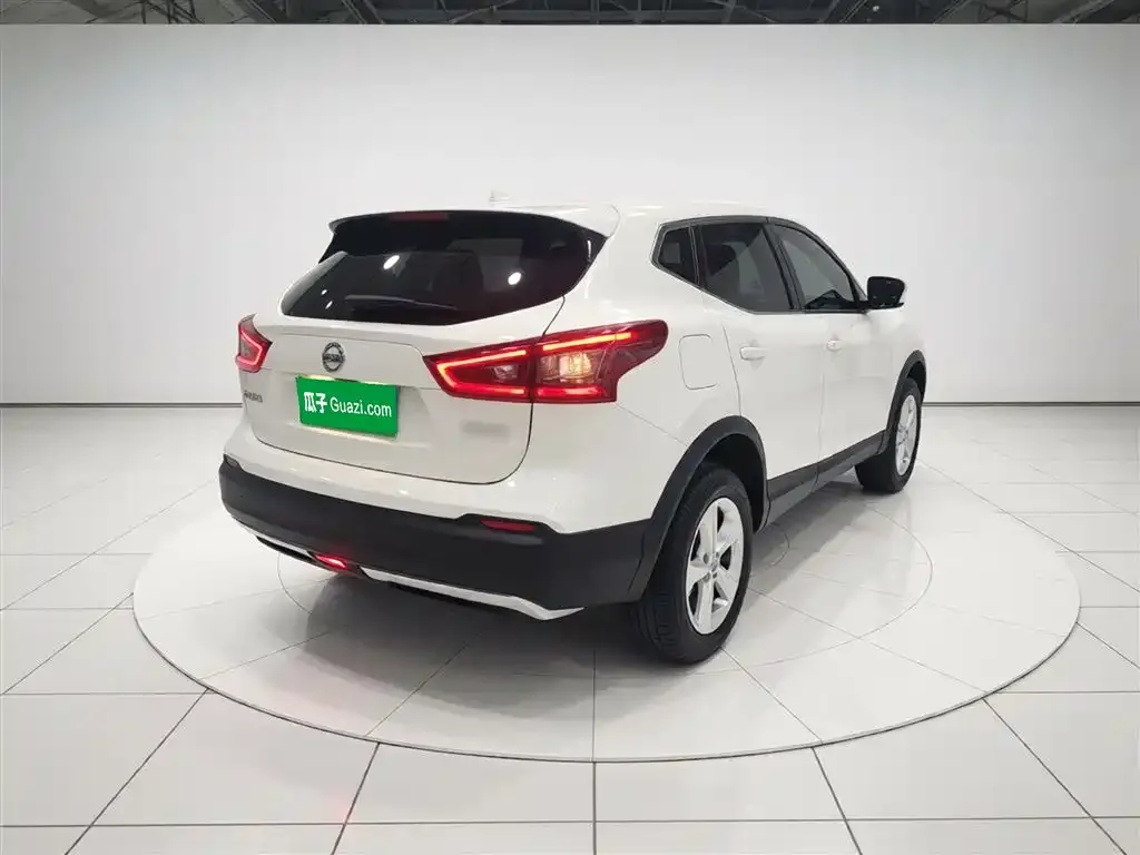 Nissan Qashqai — фото 10