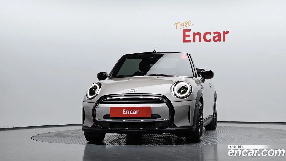 Mini Cooper Convertible 2024 из KR, фото 2