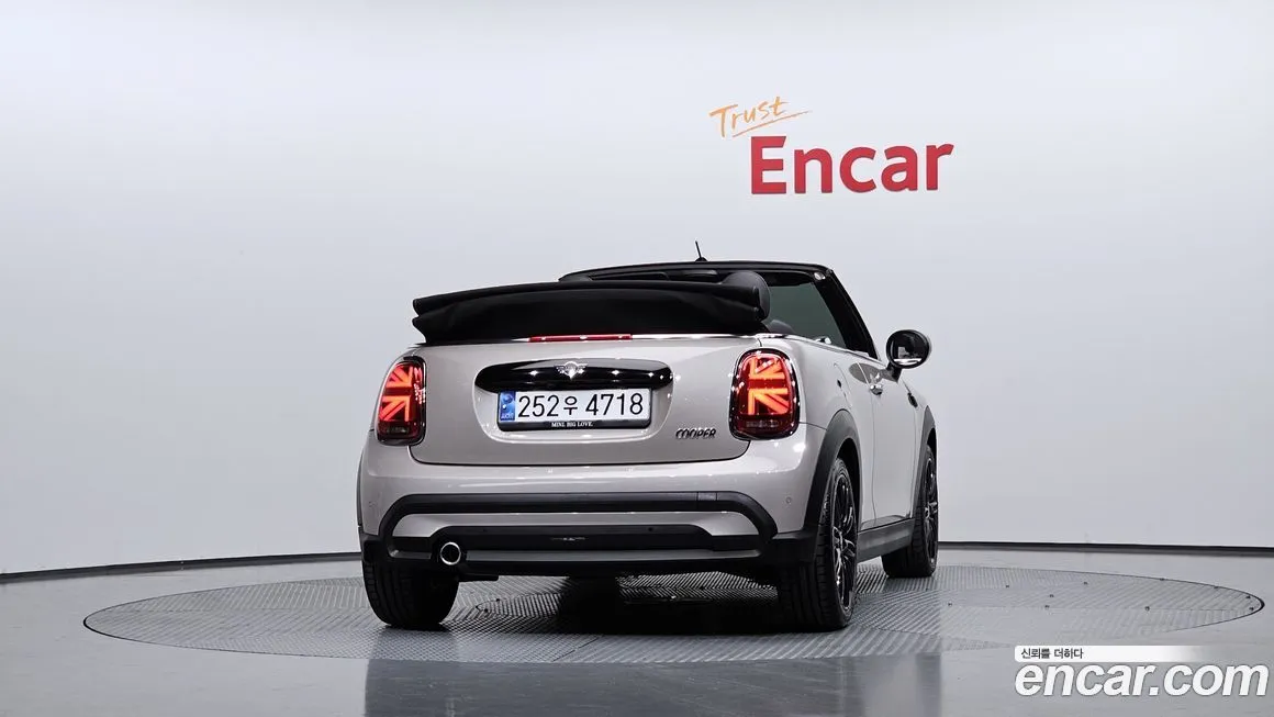 Mini Cooper Convertible 2024 из KR, фото 3