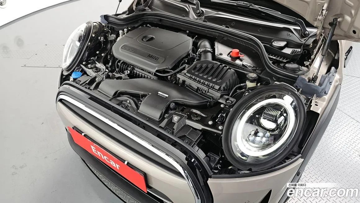 Mini Cooper Convertible 2024 из KR, фото 9