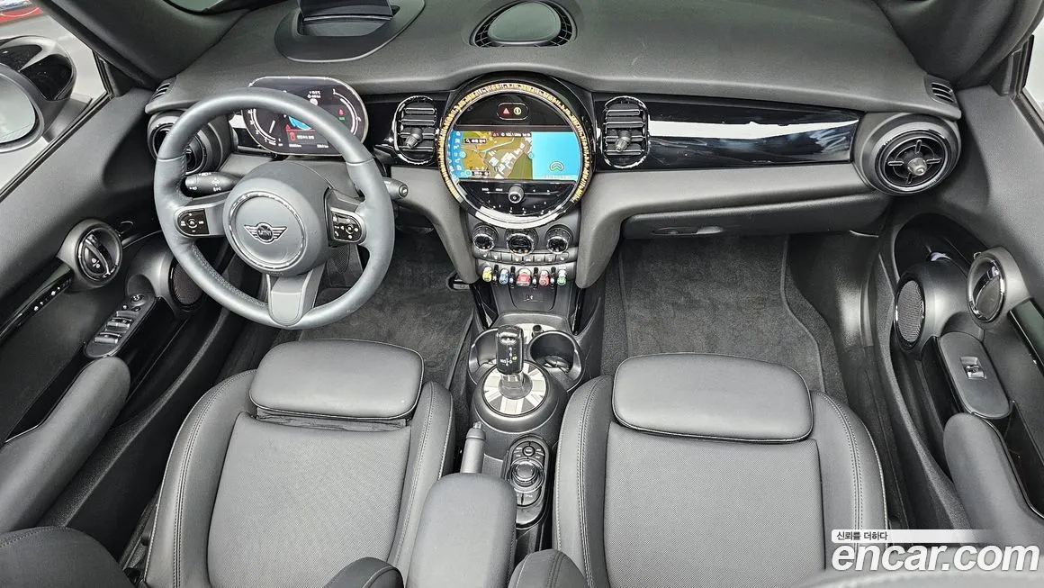 Mini Cooper Convertible 2024 из KR, фото 7
