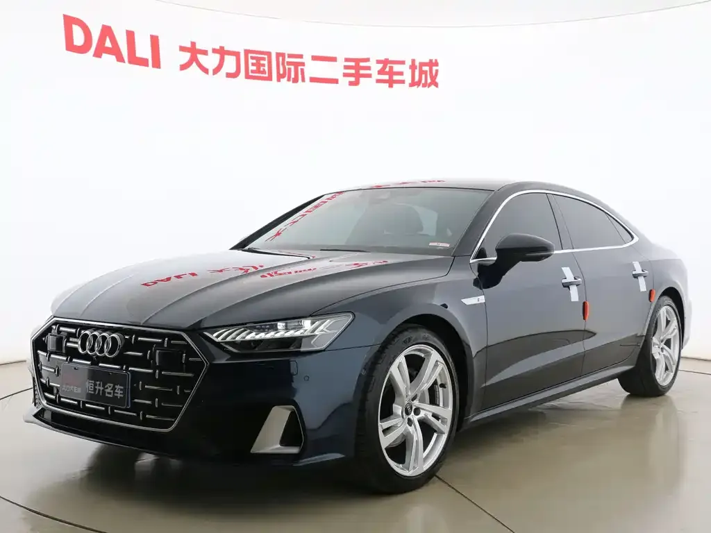 Audi A7L — фото 1