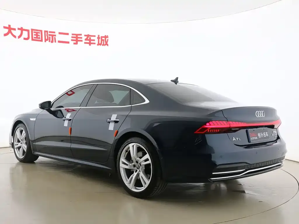 Audi A7L — фото 5