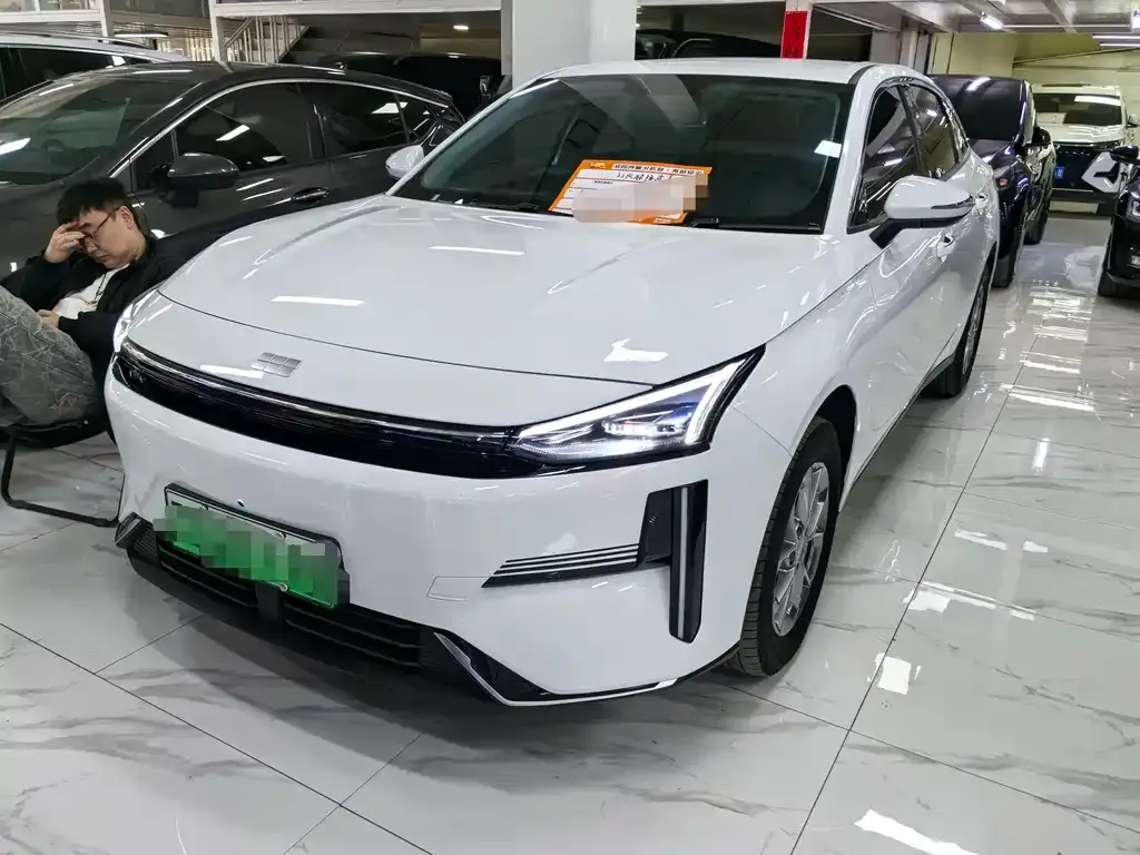 Geely Galaxy L6
