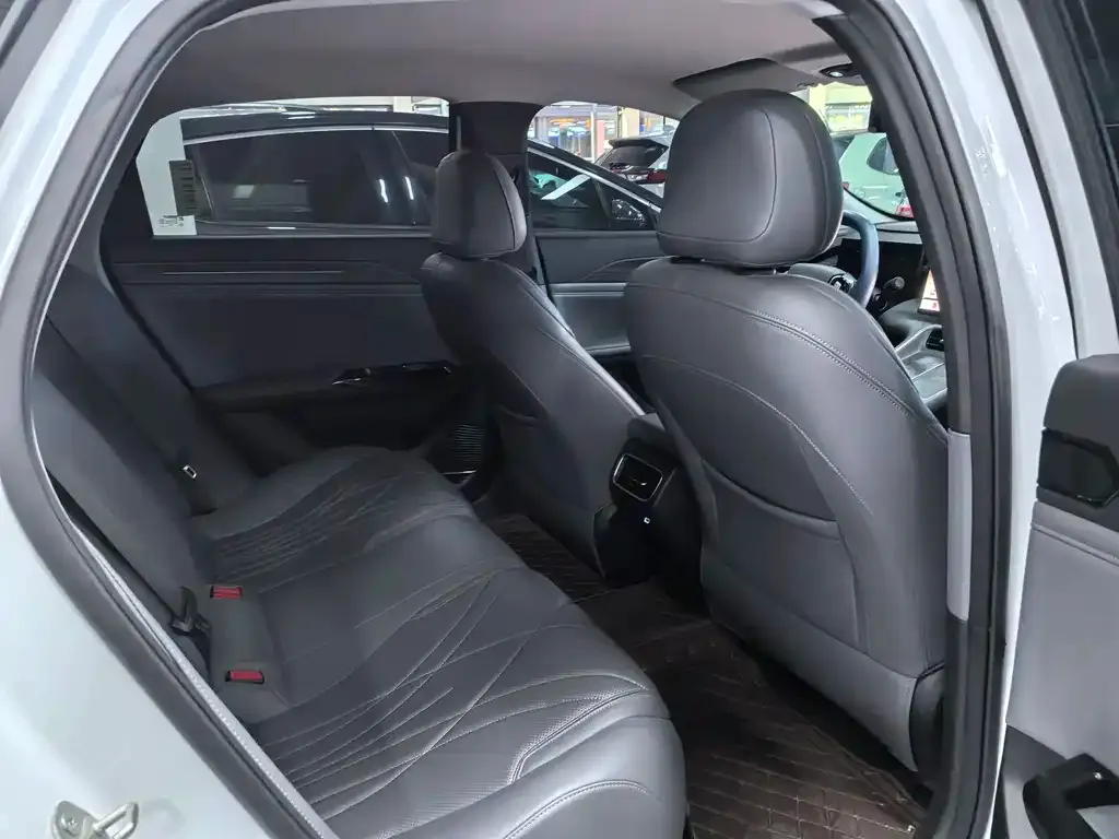Geely Galaxy L6 2025 из CN, фото 7