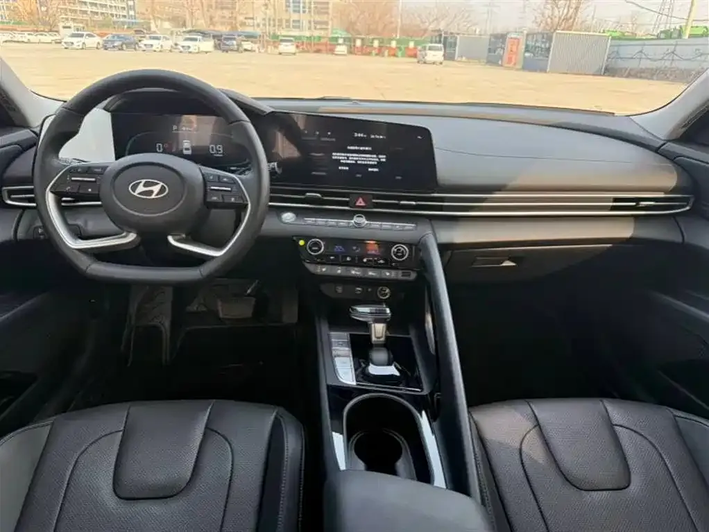 Hyundai Elantra — фото 9