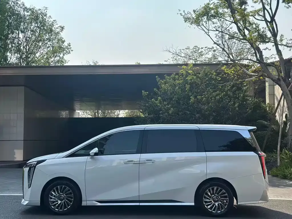 GAC Motor Trumpchi M8 — фото 9