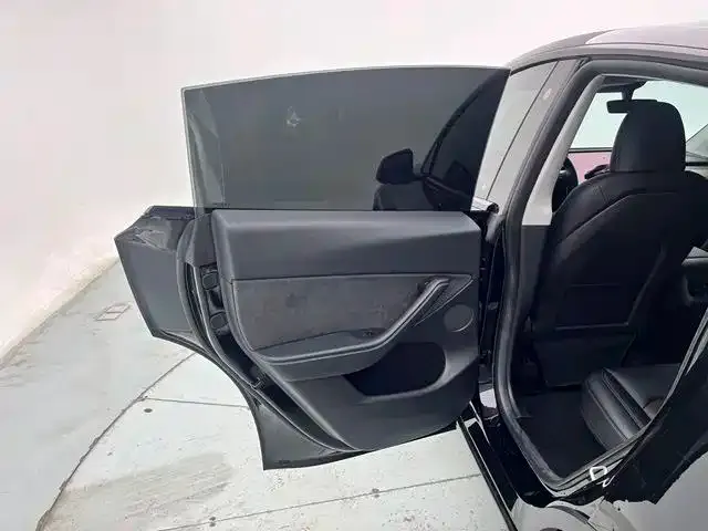 Tesla Model Y 2023 из CN, фото 5