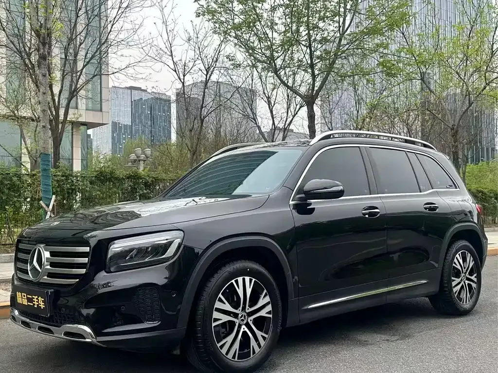 Mercedes-Benz GLB — фото 1