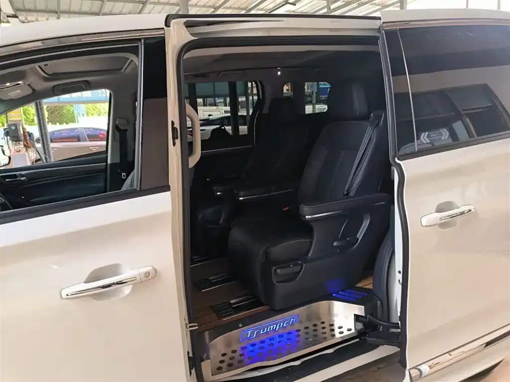 GAC Motor Trumpchi M8 — фото 2