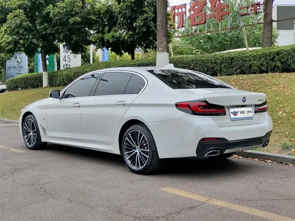 BMW 5 Series — фото 5