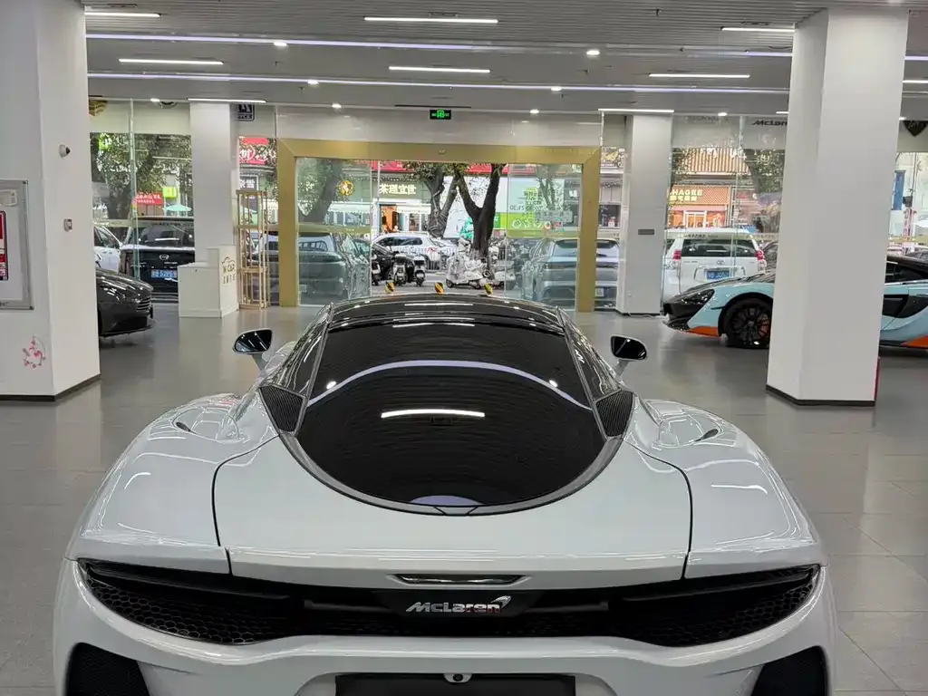 McLaren GT — фото 10