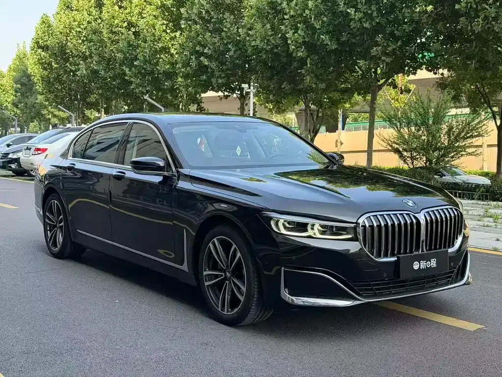 BMW 7 Series — фото 8