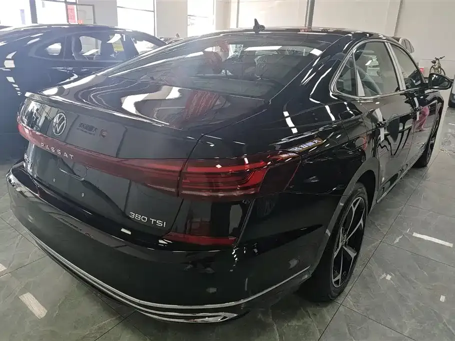 Volkswagen Passat — фото 6