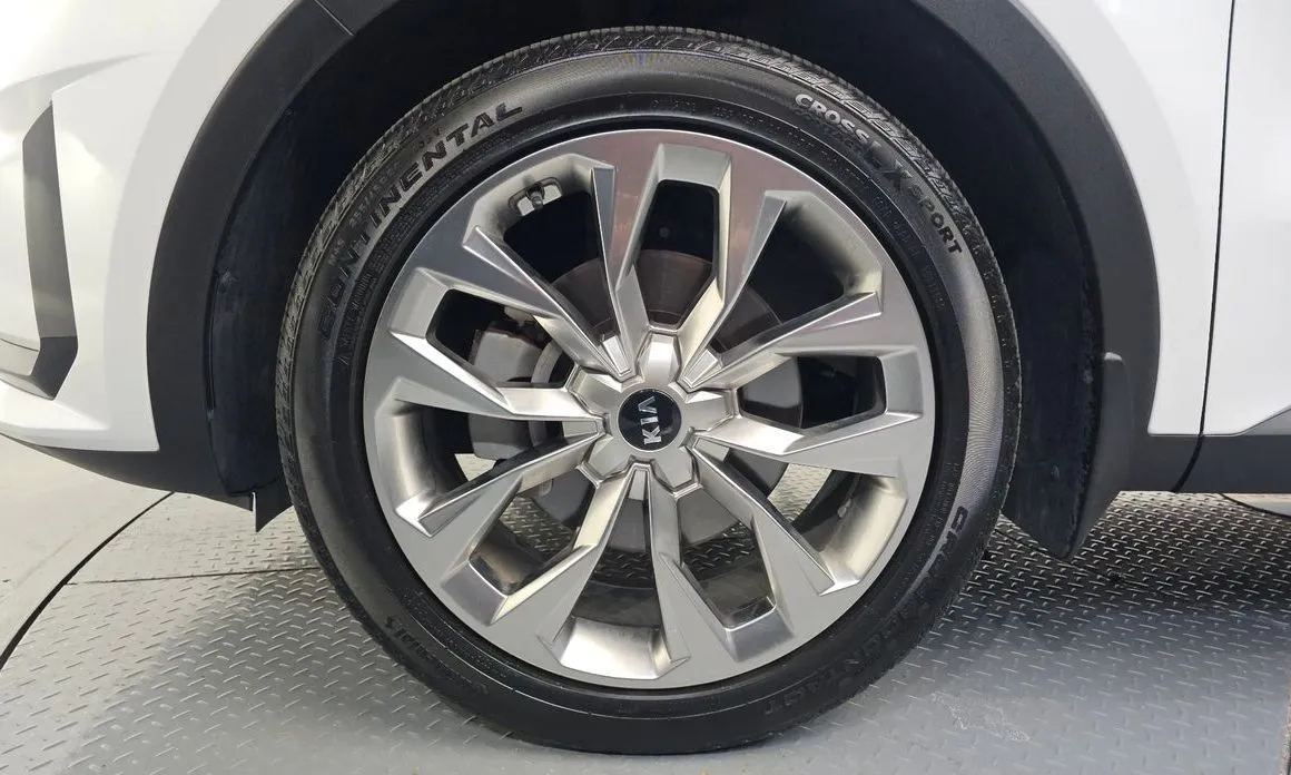 Kia Sorento — фото 10