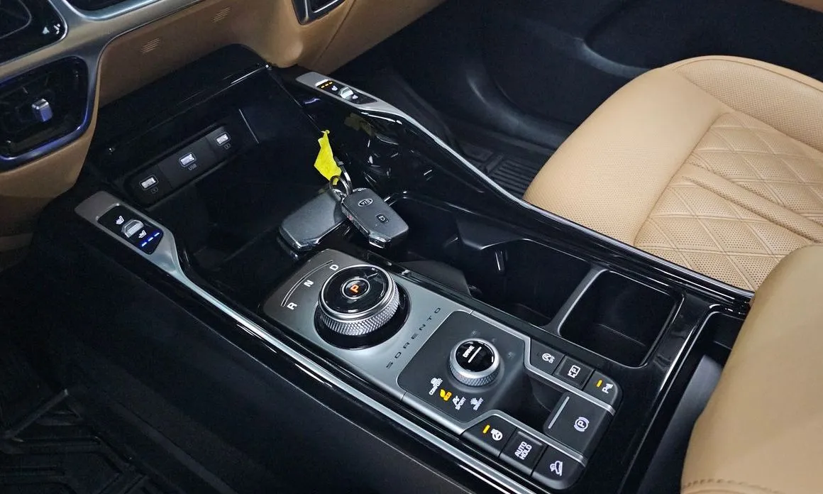 Kia Sorento — фото 7
