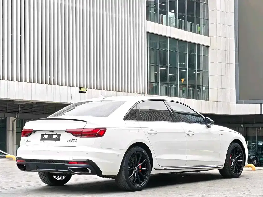 Audi A4L — фото 4
