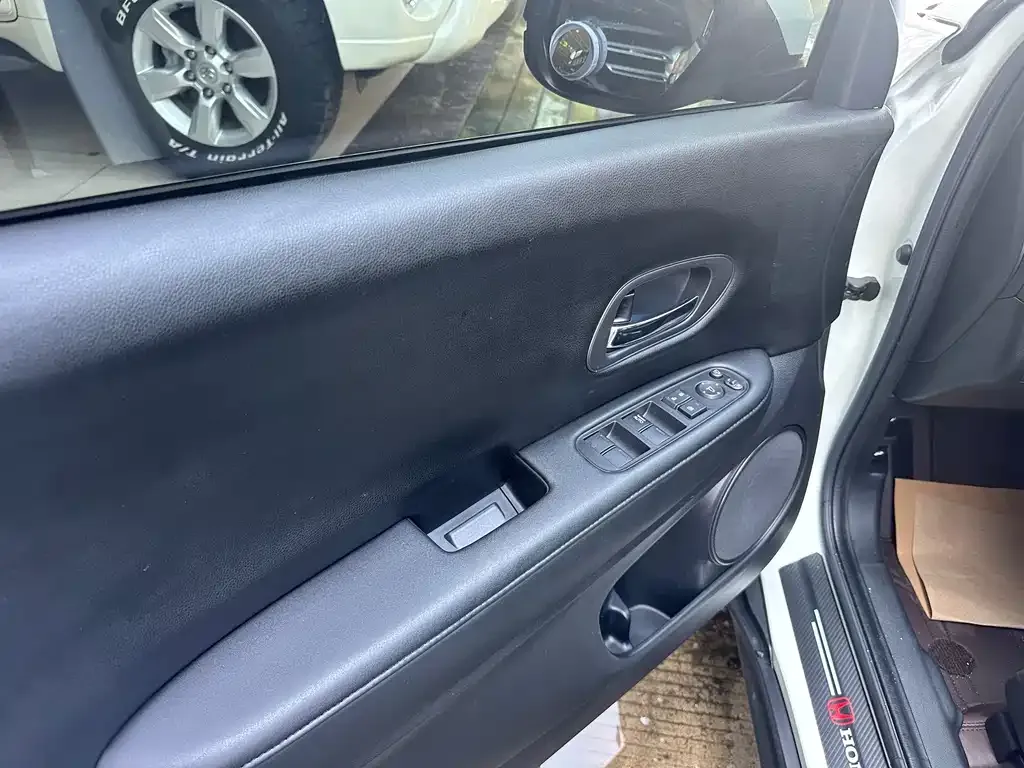 Honda Vezel 2021 из CN, фото 8