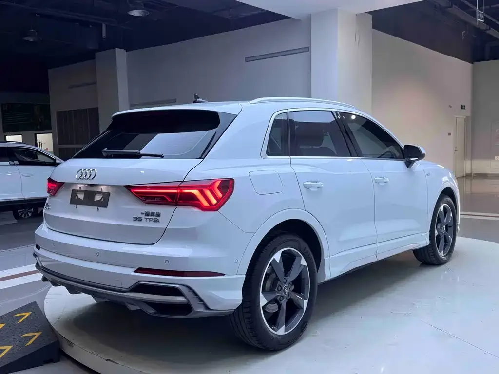 Audi Q3 — фото 7