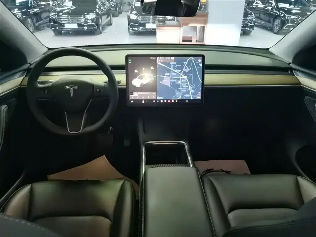 Tesla Model Y — фото 4