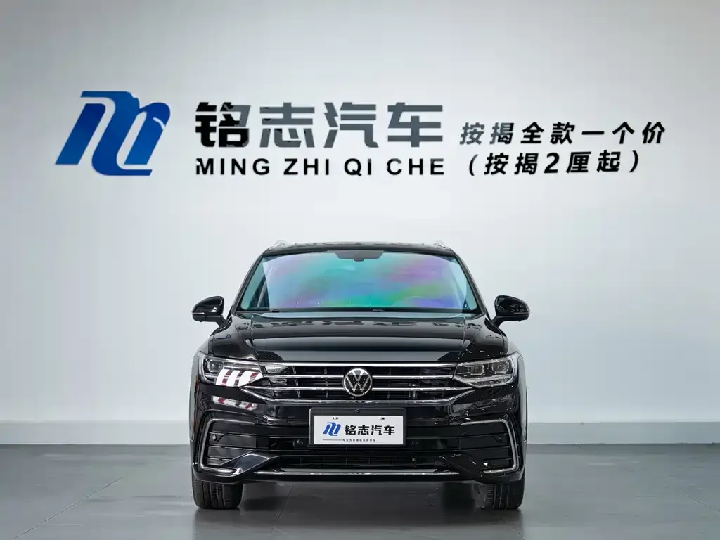 Volkswagen Tiguan L — фото 10
