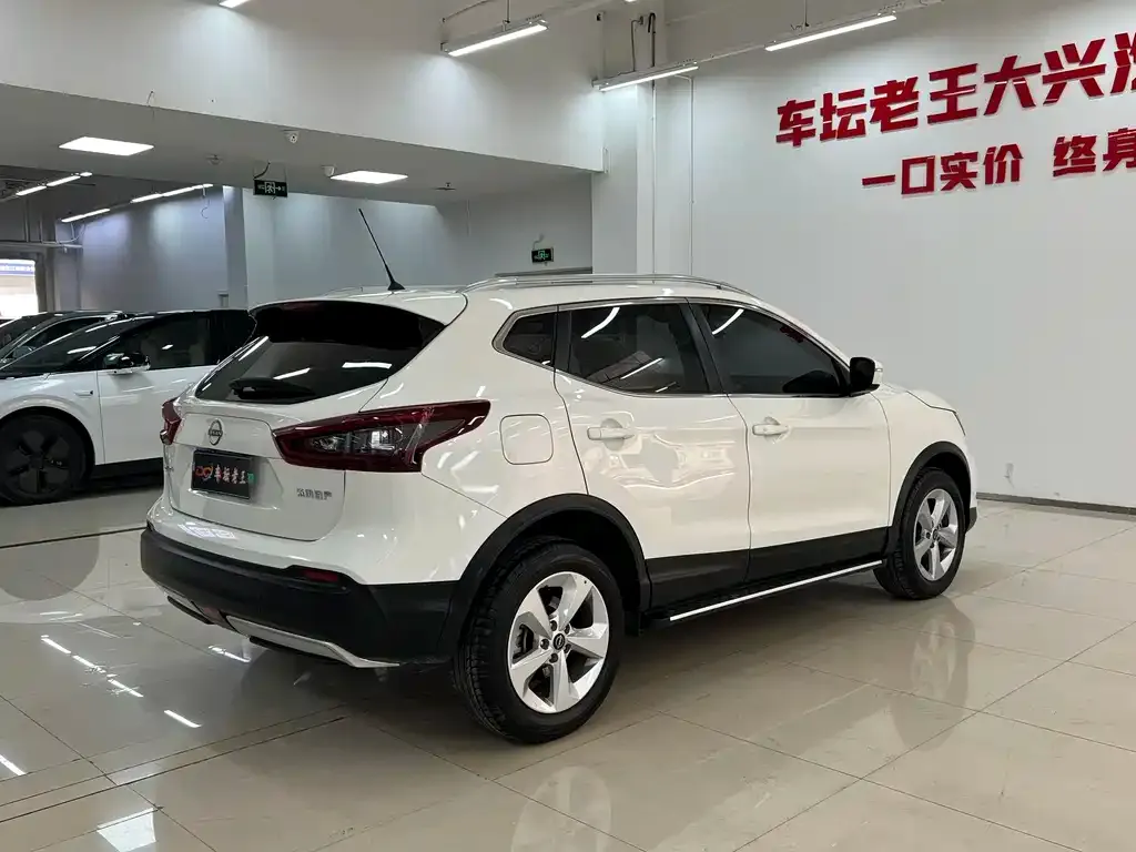 Nissan Qashqai — фото 8