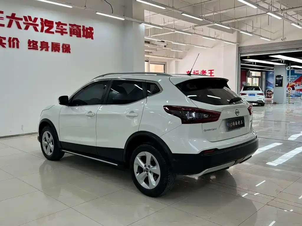 Nissan Qashqai — фото 4