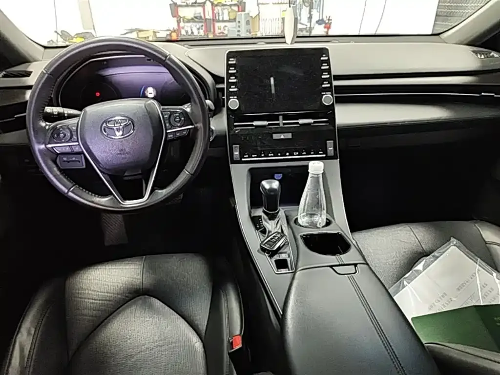 Toyota Avalon — фото 2