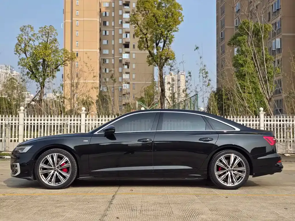 Audi A6L — фото 6