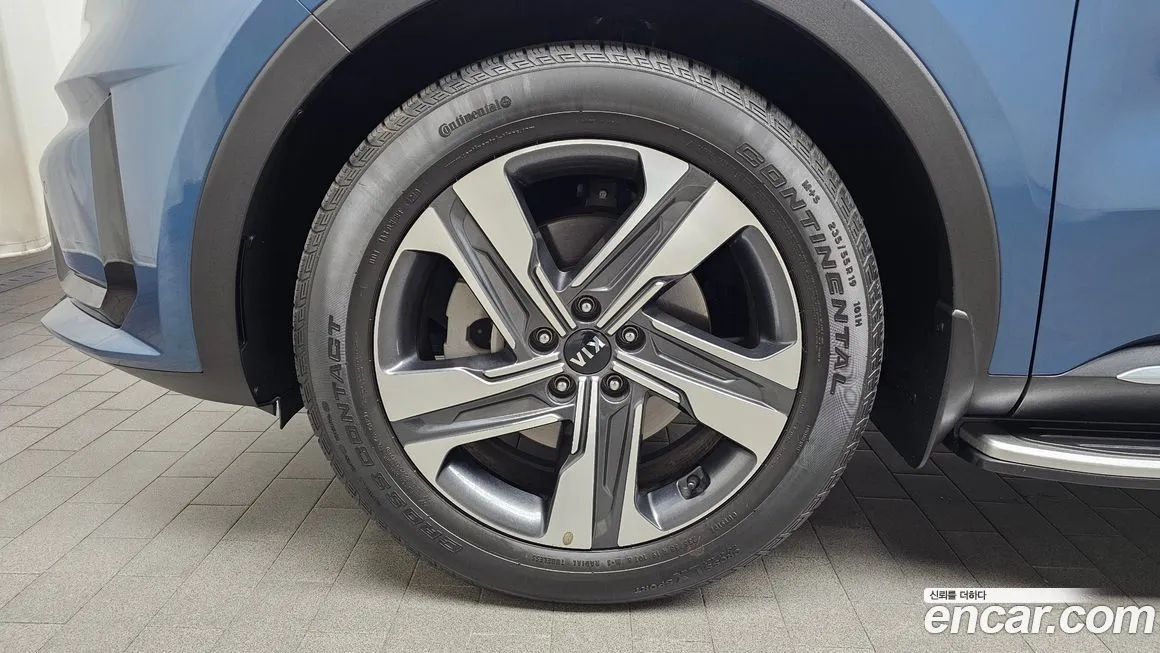 Kia Sorento — фото 7