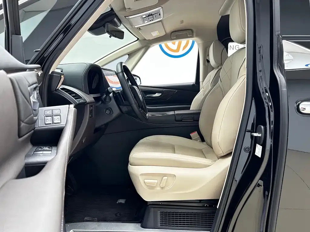Toyota Vellfire — фото 8