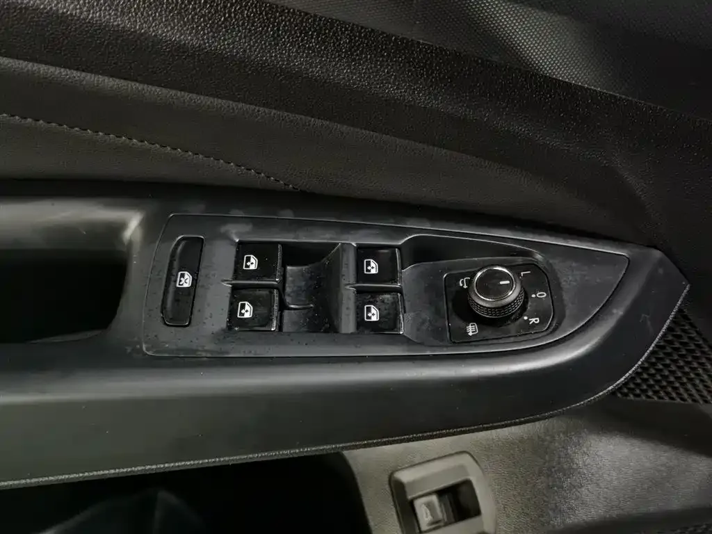 Volkswagen Passat — фото 6