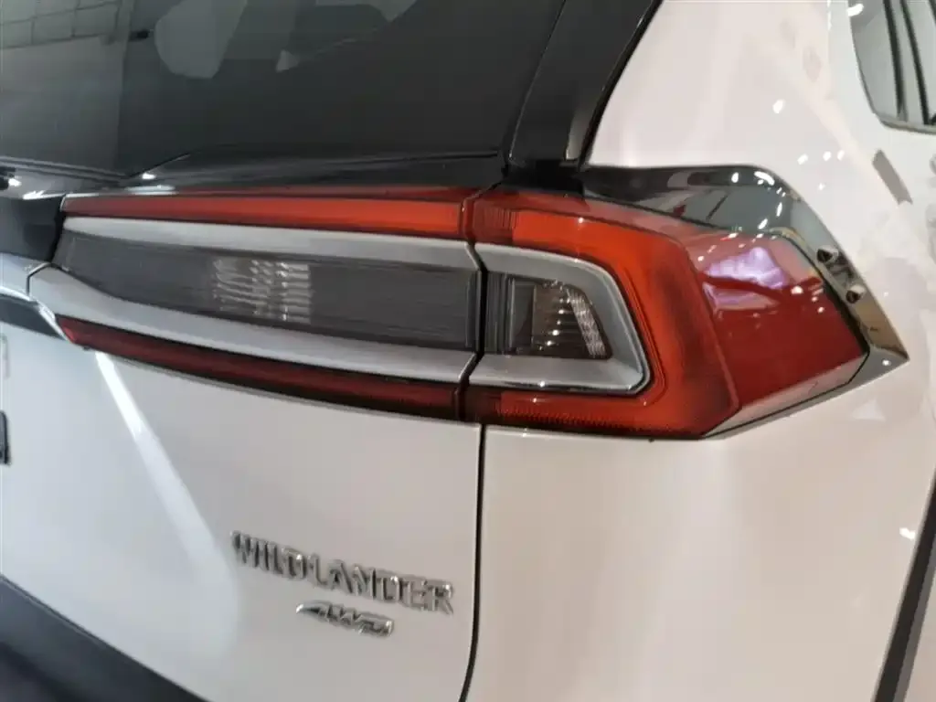 Toyota Wildlander — фото 10