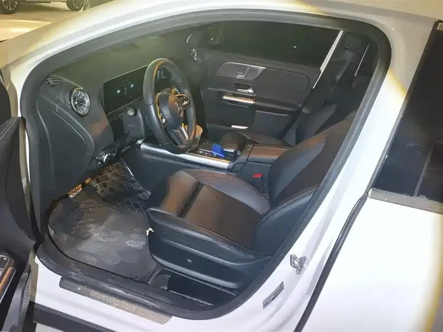 Mercedes-Benz GLA — фото 10