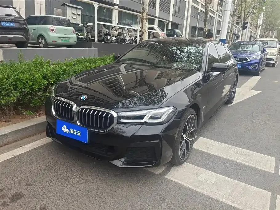 BMW 5 Series — фото 1