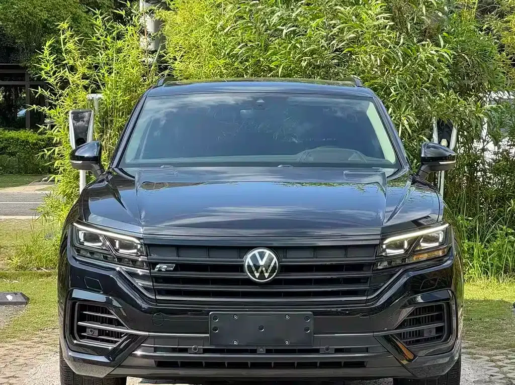 Volkswagen Touareg — фото 7