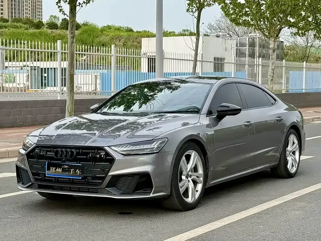 Audi A7L — фото 1