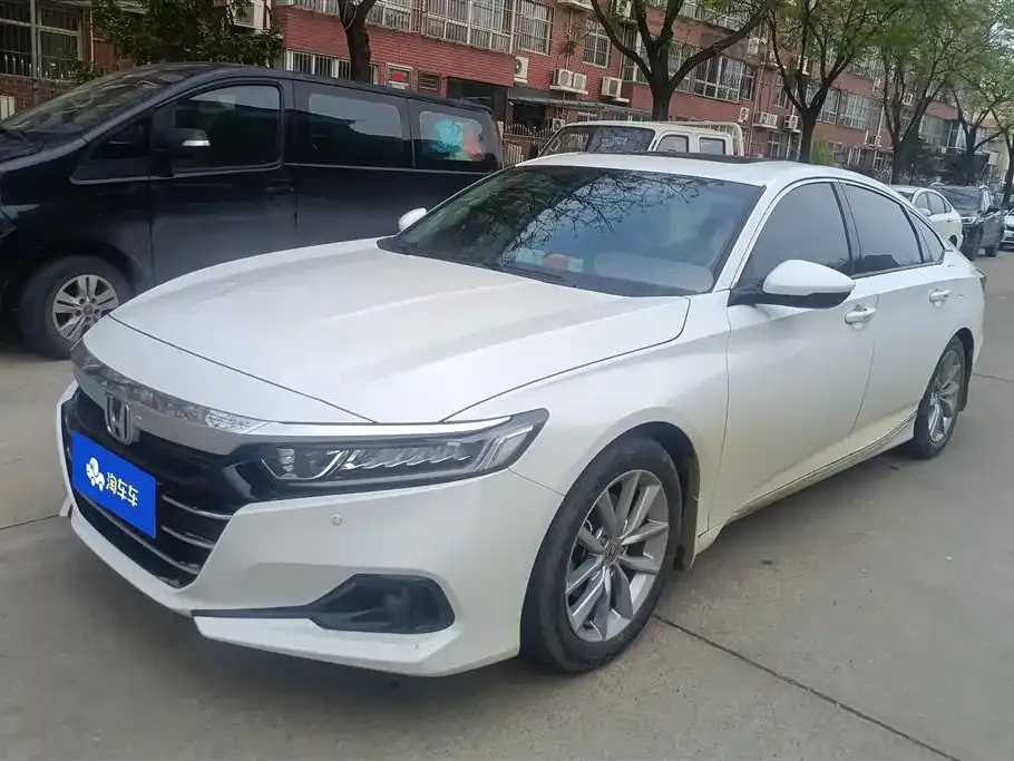 Honda Accord — фото 1