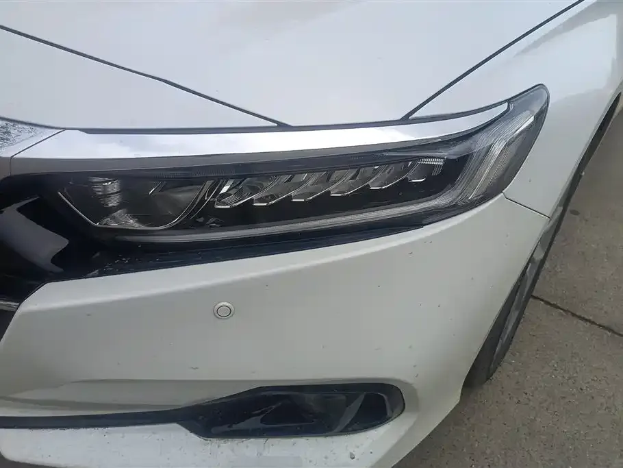 Honda Accord — фото 10