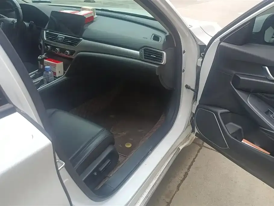 Honda Accord — фото 4