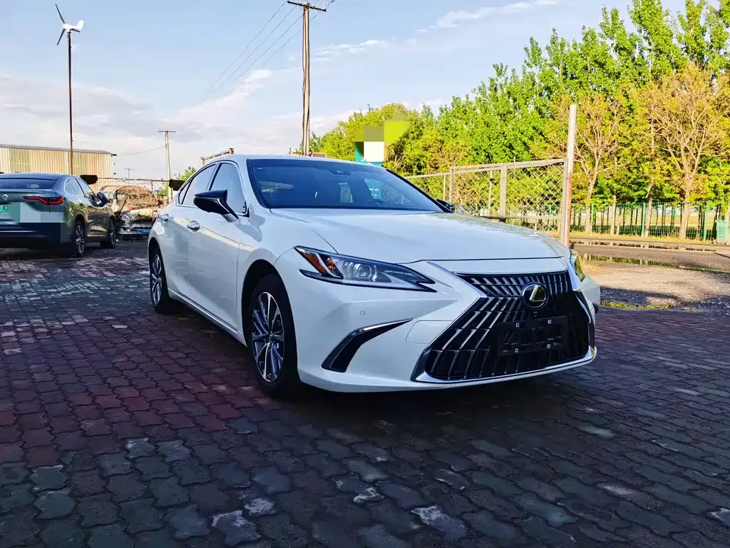 Lexus ES — фото 7